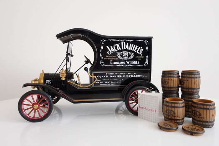 Franklin Mint B11Y054 Ford Model T delivery truck for Jack Daniels, 1:16 scale