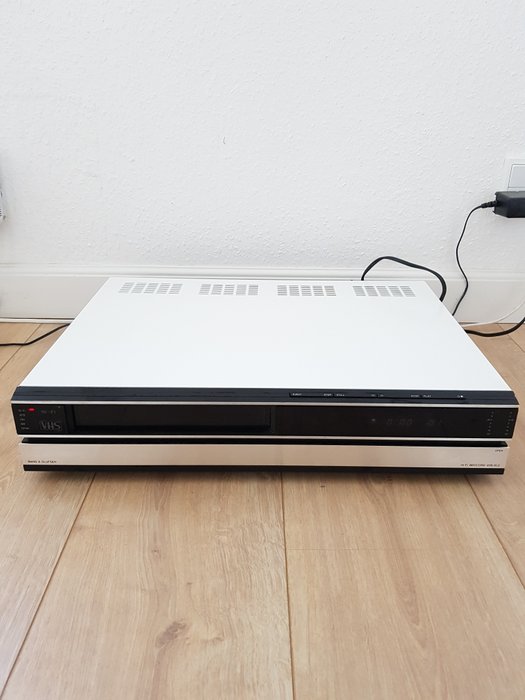 Bang and Olufsen BeoCord VHS91.2 VHS VCR Recorder/Player - White Edition - Danish Quality