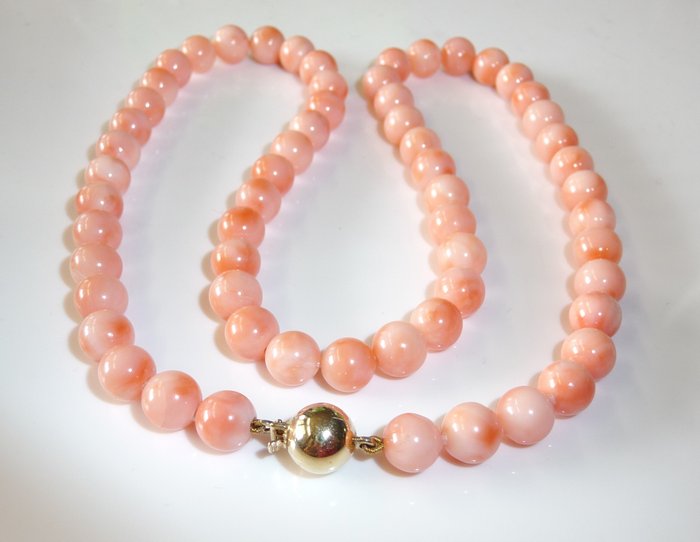 Coral necklace made of pink salmon coral / pelle d'angelo with 14 kt / 585 clasp: gold bead by Jka - new