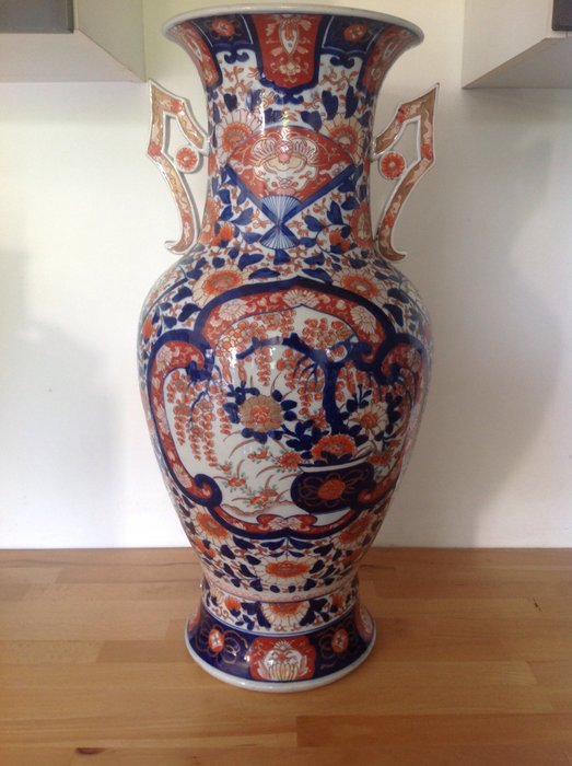 Imari, large porcelain vase (60 cm) - Japan - 19th century