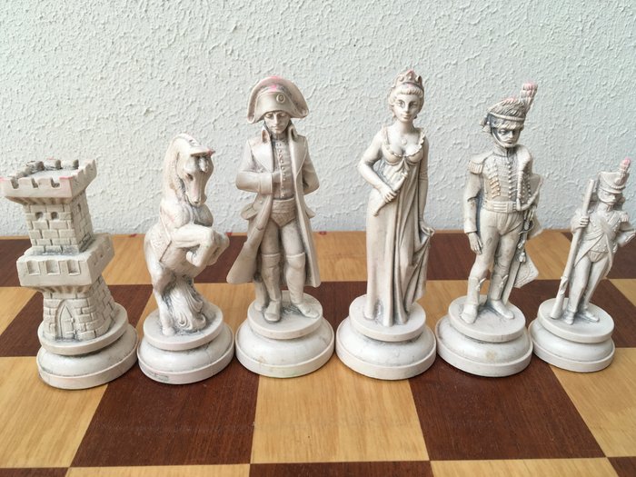 Rare Fontanini joc de șah Napoleon - Rășină/Poliester