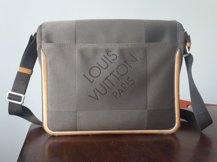 Louis Vuitton - Damier Geant Kuriertasche