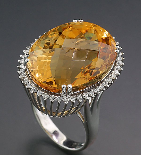 Ring with luminous yellow Madeira citrine and brilliants 37.79 ct in