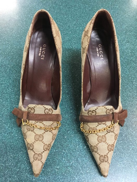 Gucci - Women's pointed court shoes 