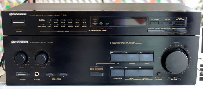 Original amplifier and radio Pioneer tuner model F-551 & A-331 - 1990
