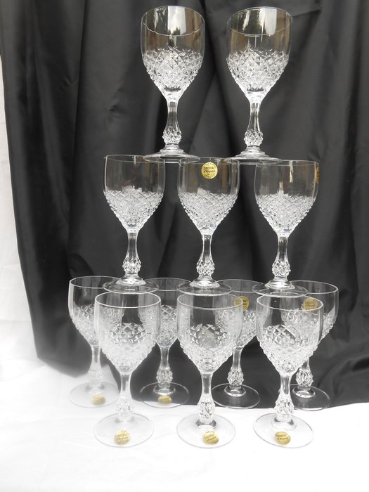 Cristal d'Arques France - 12 detailed crystal wineglasses - model Chenonceaux.
