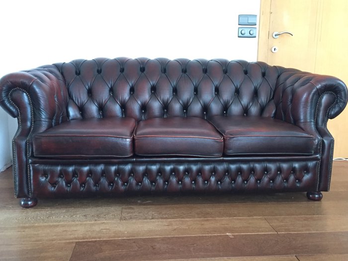 winchester chesterfield leather sofa