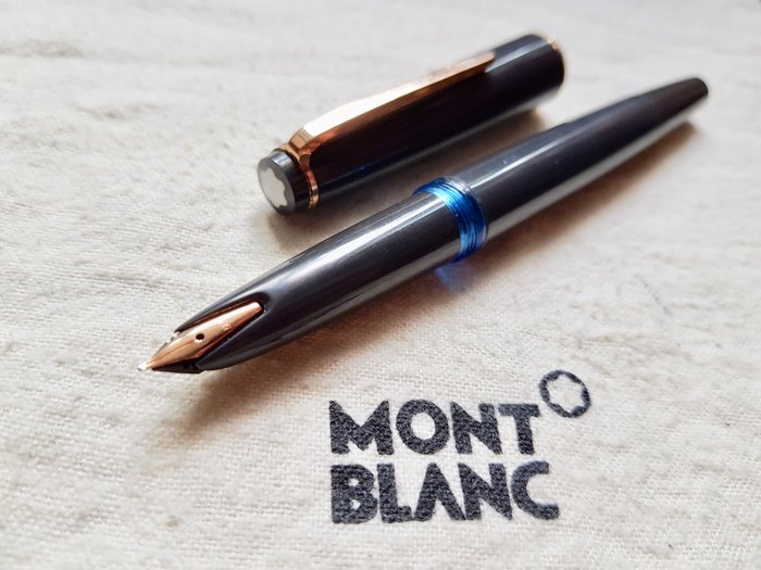 Montblanc No. 34 fountain pen -14 k gold nib (F) - Very rare dark grey body