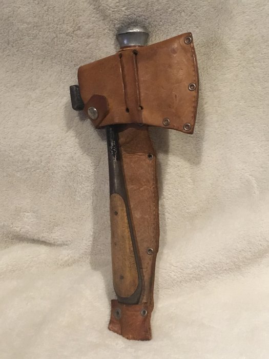 Presumably a military axe and knife Duit DGM numbered 5664-87 LUX survival tools Germany