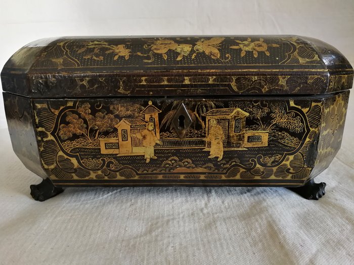 Antique Chinese lacquer box - China - Canton - ca. 1850