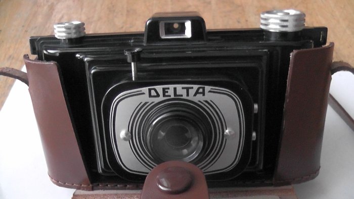 Delta 6x9 bakelite camera  France, 1950s