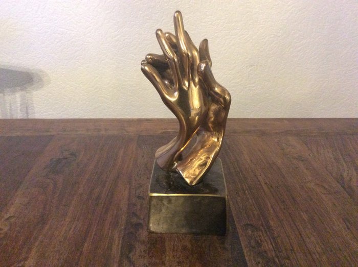 Yves Lohé  - Sculpture Bronze «  mains tendresse «  Yves Lohé 