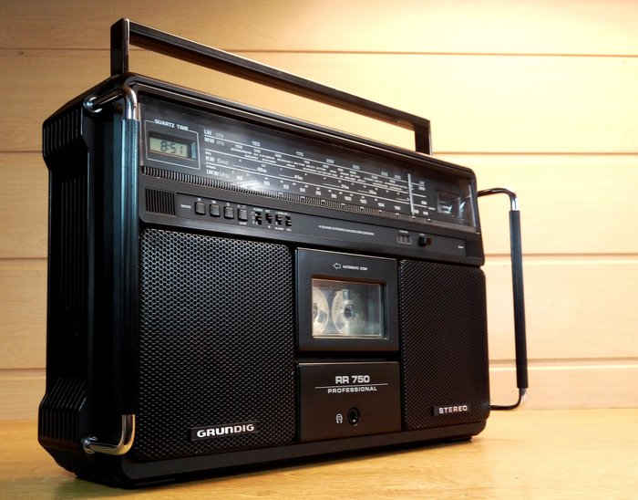Grundig - RR 750 - Tape recorder, Transistor radio, World receiver