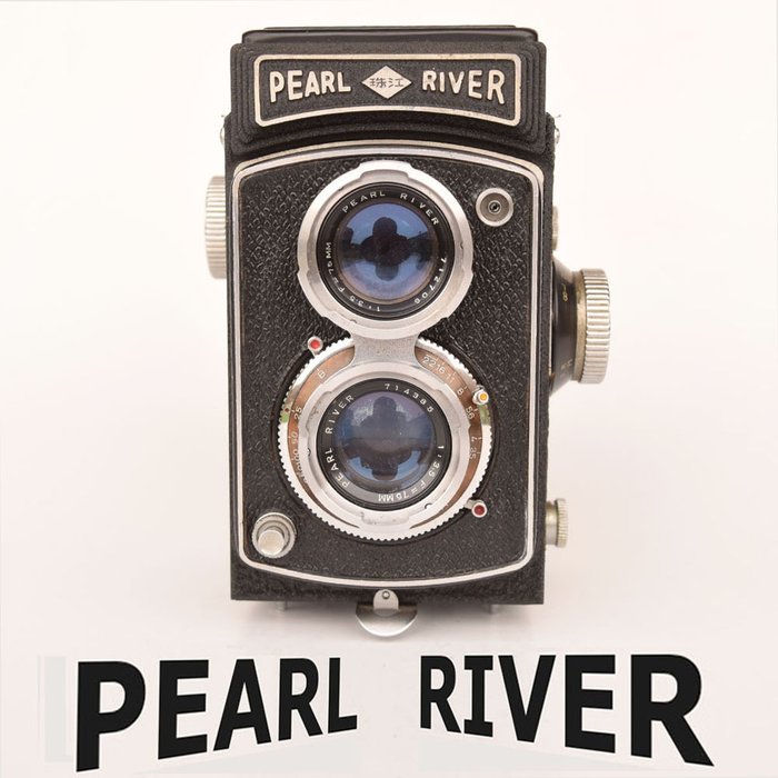 Chinese "PEARL RIVER" TLR camera. 