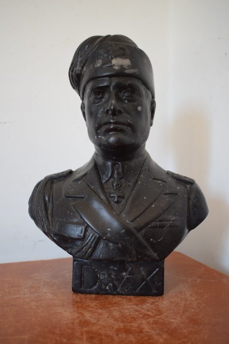 Buste van Benito Mussolini - Marmer - Eerste helft 20e eeuw