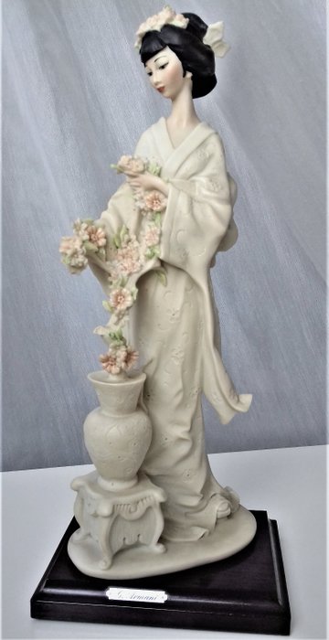 Giuseppe Armani - Geisha Sculpture - Porcelain