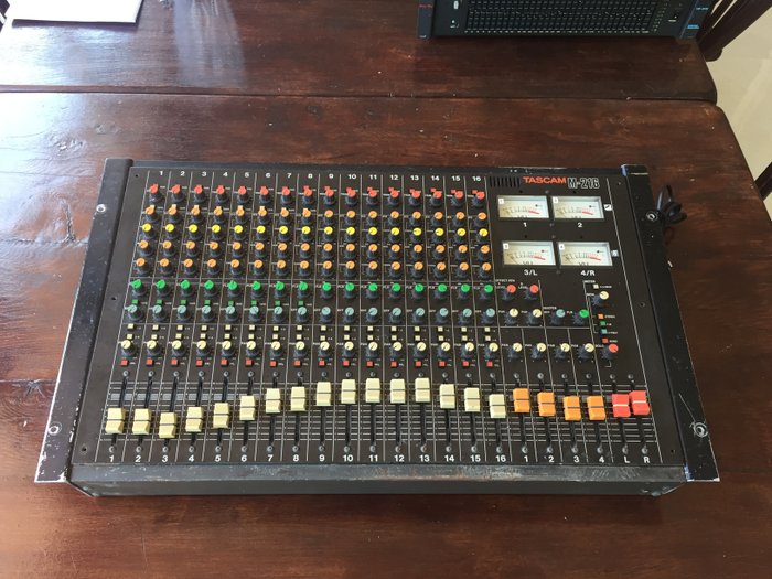 Tascam - M-216 - 16 channel mixing console