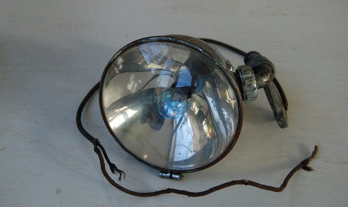 Search Lamp - Willocq-Bottin - 1930 (1 items) 