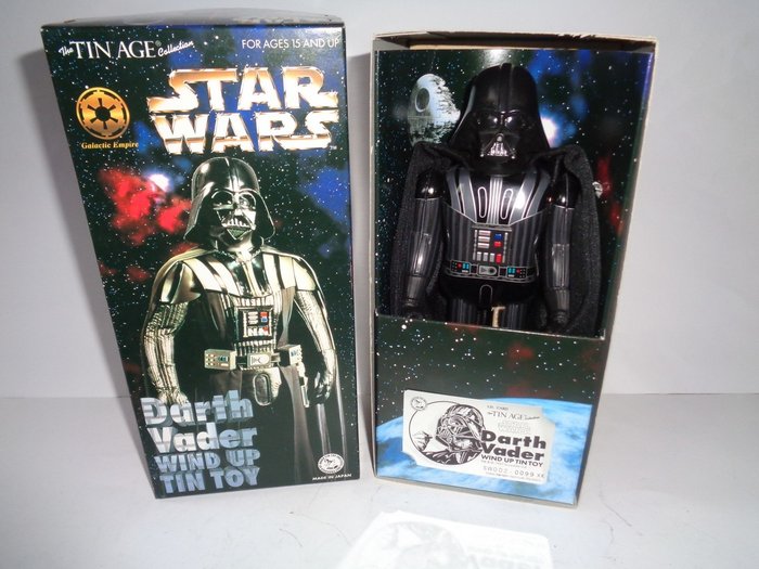 STAR WARS Darth Vader Collectible Tin Box 