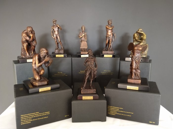 Atlas - collection of eight bronze sculptures - Bronze