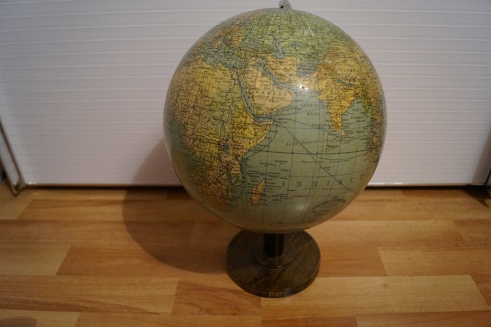 Globus; Columbus Verlag Berlin Erdglobus  - Dr. R. Neuse and C. Luther - Table globe with beautiful wooden foot