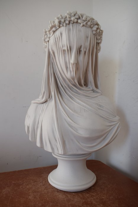 Bust of "widowed woman with Veil" - Marble powder