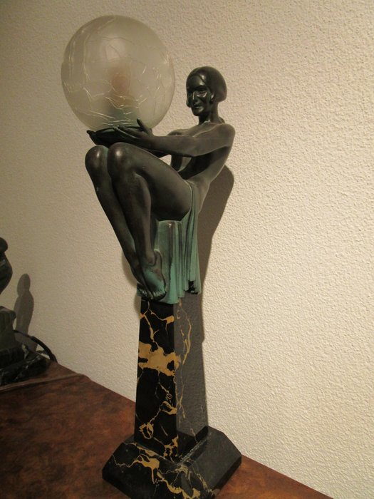 Max Le Verrier (1891-1973) - M. Le Verrier - Bordslampa "Enigme" - Sittande naken