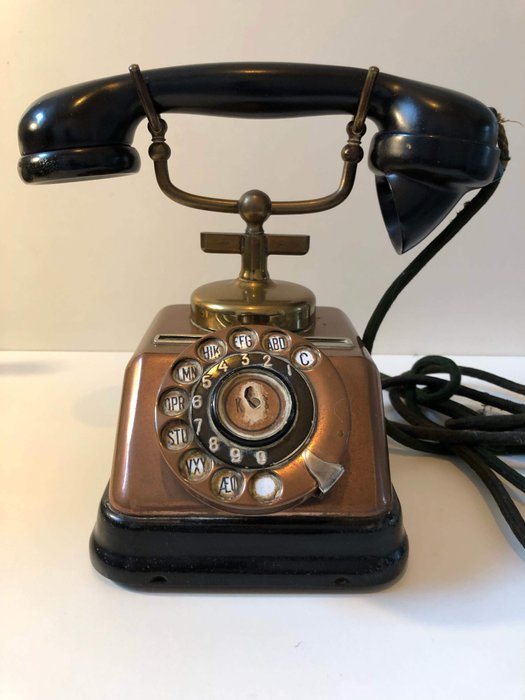 KTAS/D30  (Kjøbenhavns Telefon Aktieselskab) - Téléphone - Bakélite, Cuivre