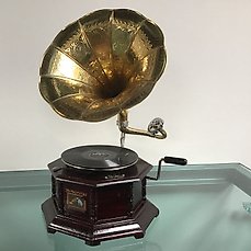 Grammophon Knickarmstück Messing brüniert Musik HIS MASTERS VOICE Ersatz Art 1 