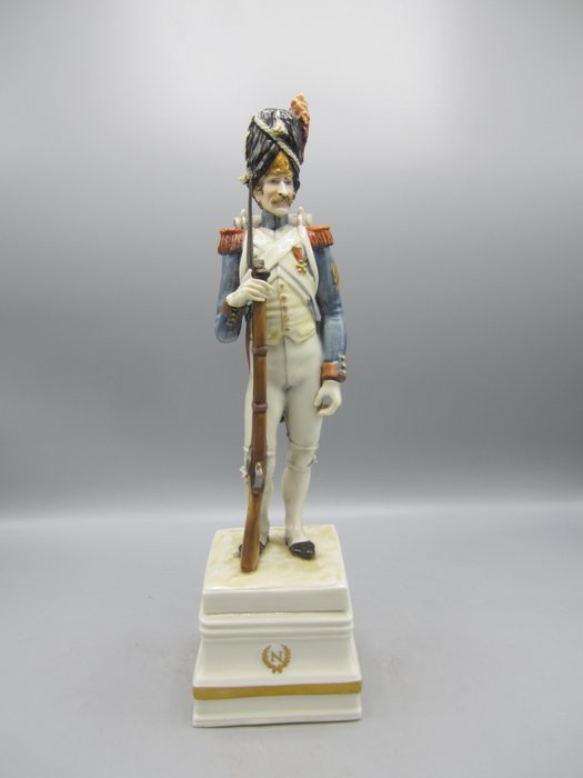 Guido Cacciapuoti - grenadier from Napoleon army - Porcelain