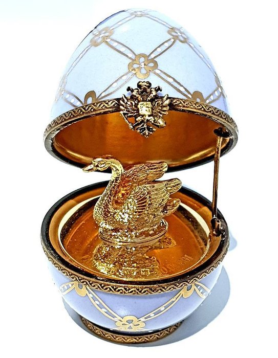 Fabergé - Imperial Collection - The Imperial Swan Egg - Signed FABERGE N°201 - 24 carat gold, The Finest Limoges Porcelain