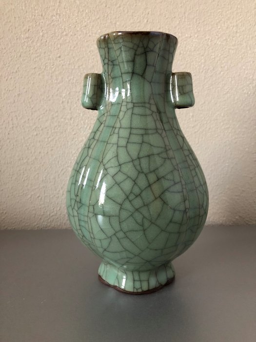 Maljakko (1) - Celadon - Posliini - Chinese Song Dynasty Ge Kiln Style Celadon Vase - Kiina - 1900-luvun loppu