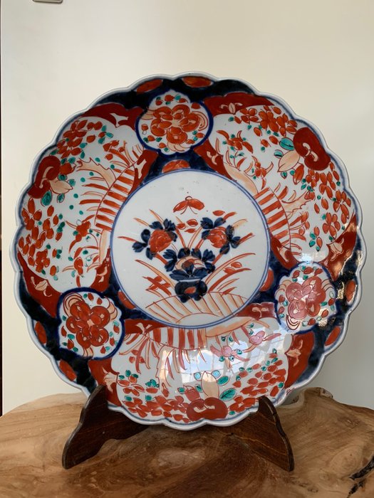 Danie Imari (30 cm) - Porcelana - Japonia - XIX wiek