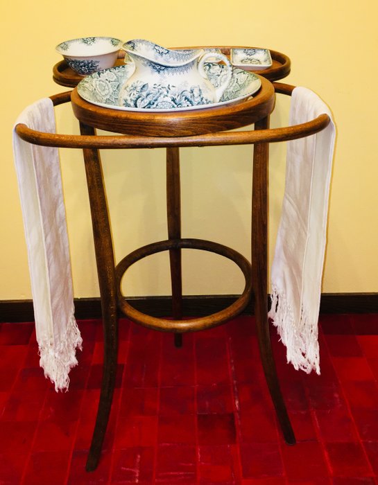 Antikk, Catino, Antikk dressingbord, type Thonet, Lavabo (6) - bøyd med damp, Keramikk, Tre - Andre halvdel av 1800-tallet