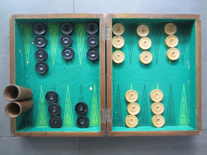 L. van Laere (Bruxelles) - Backgammon kist - Hout