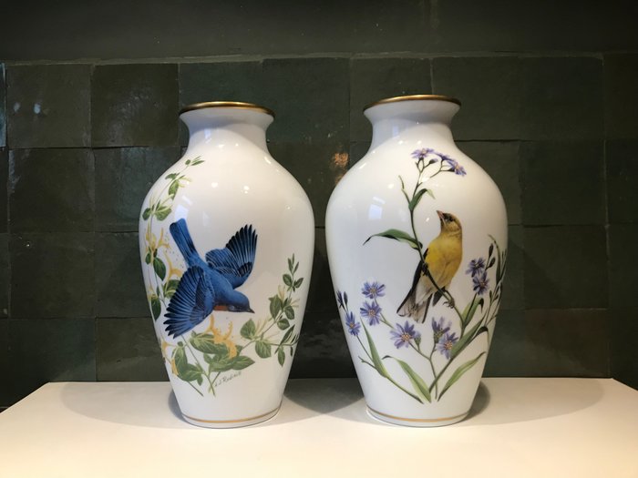 A.J. Rudisill - Franklin Mint - Vases (2) - Porcelain