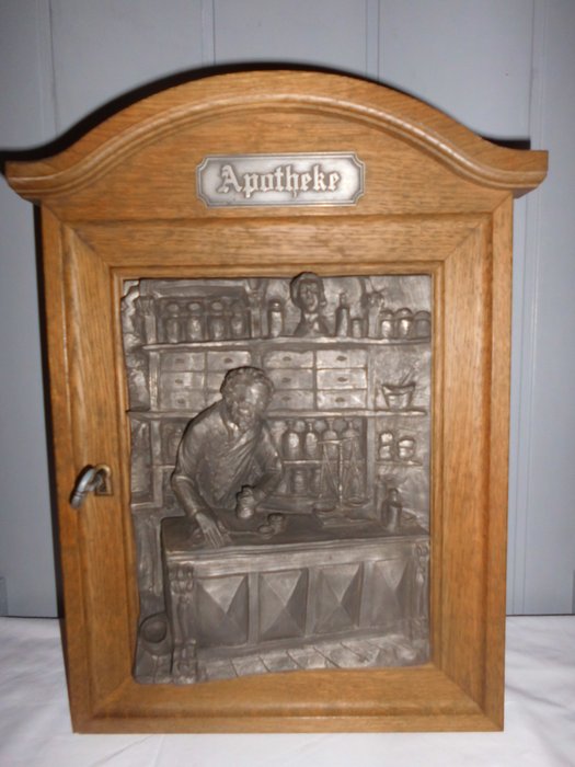 Met Slotje En Sleutel Special Apothecary Cabinet With 3d Catawiki