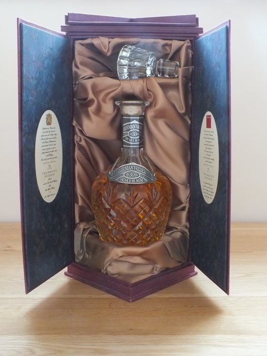 Chivas Regal 30 years old - Chairman's Reserve In Baccarat Decanter - b. Δεκαετία του 1980 - 75cl