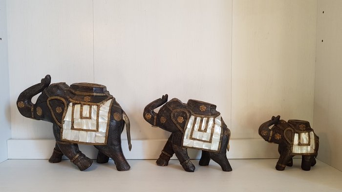 Elefanten, Skulptur - Holz, Kupfer, Perlmutt - Indien - Zweite Hälfte des 20. Jahrhunderts