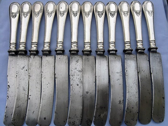 Cuchillos antiguos con mango de plata. (12) - .800 plata - Alemania - Finales de 1800, principios de 1900.