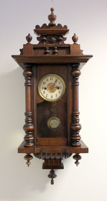 Junghans - An antique Regulator wall clock - Wood- Oak