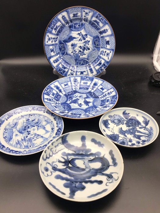 Tallerkener - Porcelæn - Kina - Ming-dynastiet / Qing-dynastiet