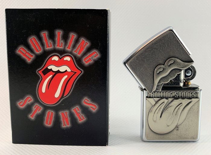 Zippo - Limited Edition Rolling Stones Trick Zippo  met zware plaat en de beroemde Tong, Collector Item - Isqueiro