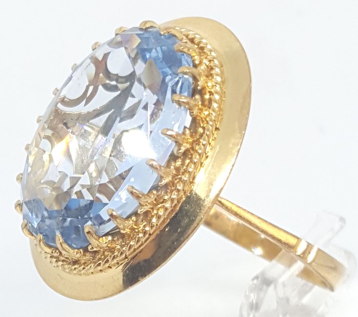 18 kt Gelbgold - Ring - 15.00 ct Spinell