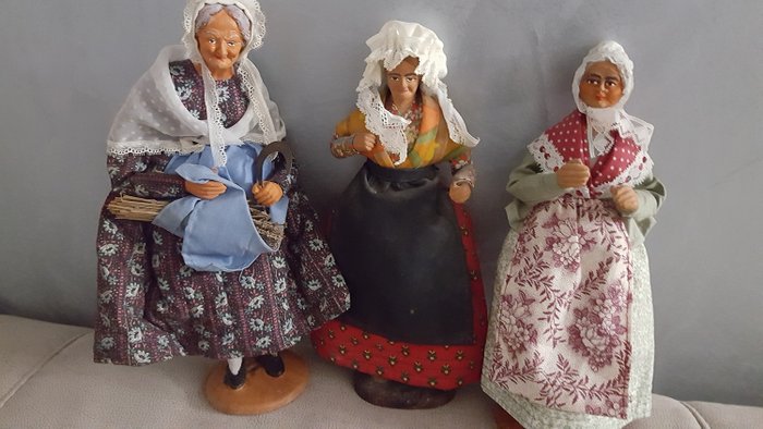 Real santon of provence very old signed typical clothes provencaux (4) - Clay, Textiles