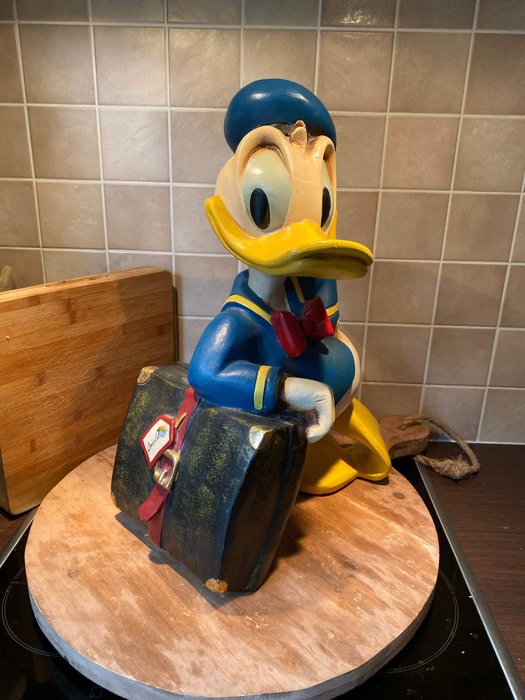 Disney - Statue - Donald Duck with suitcase - (1970)
