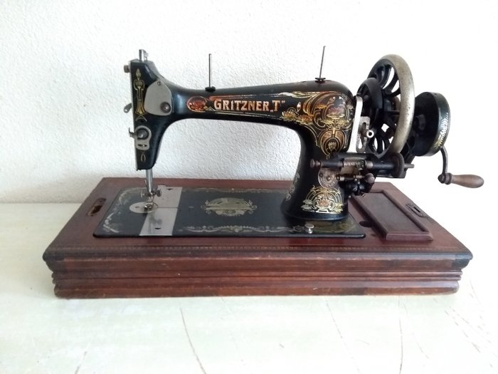 Gritzner Durlach type T - 缝纫机，约1900年 - 木材和铸铁