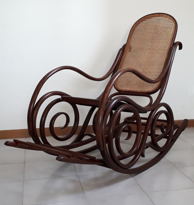 J. & J. Kohn - Cadeira de balanço, (Thonet) Modelo extremamente raro n ° 809 / a