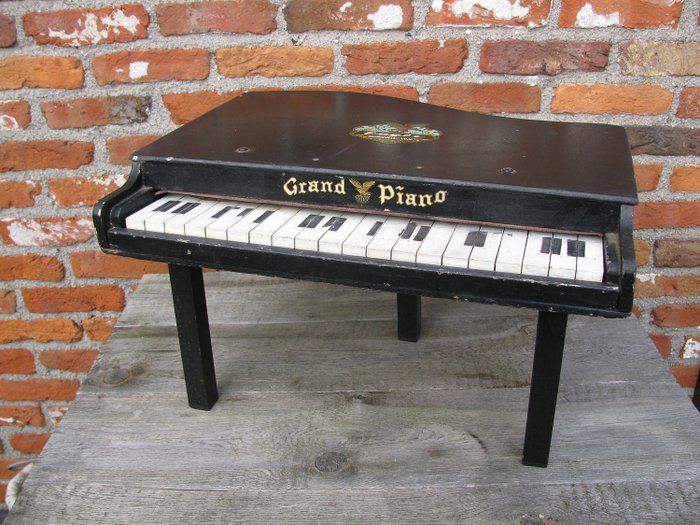 Eagle "Grand Piano" (piano infantil) - Madeira