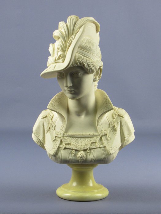 Giannelli Arnaldo - Statue bust woman with hat sculpture signed and dated on an alabaster basis - Empire - Marble powder, Alabaster